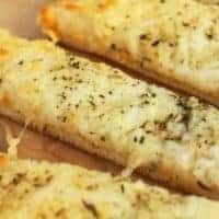 Keto Cheesy Garlic Bread