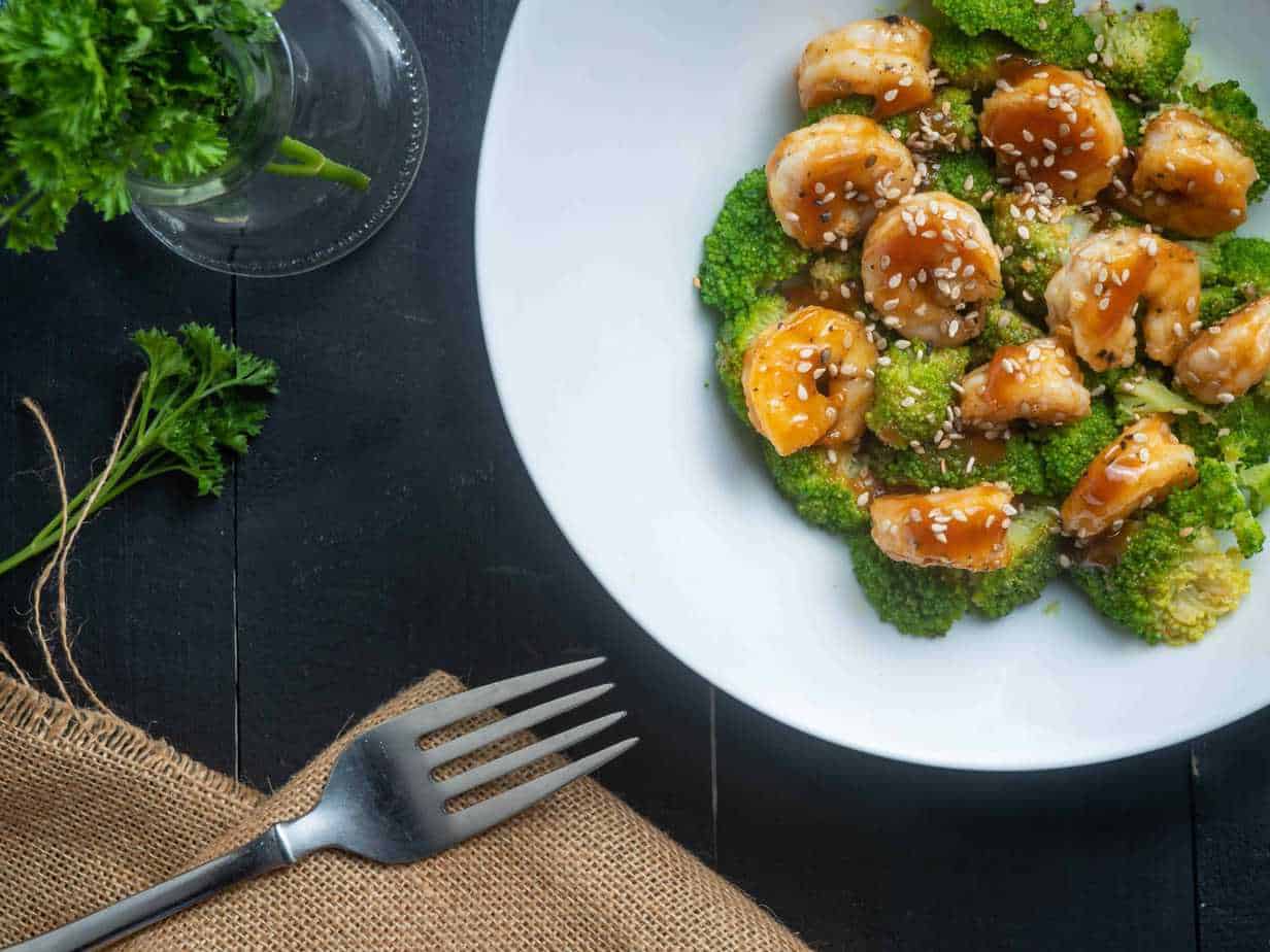 Low-Carb General Tso's Shrimp and Broccoli