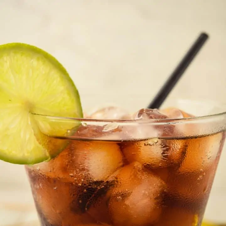 Keto-Friendly Rum and Coke